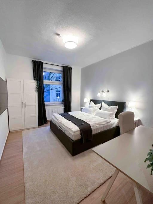 Modern City Apt. -With 2 Tv, Netflix And Work Desk Essen Esterno foto