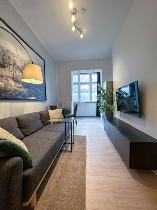 Modern City Apt. -With 2 Tv, Netflix And Work Desk Essen Esterno foto
